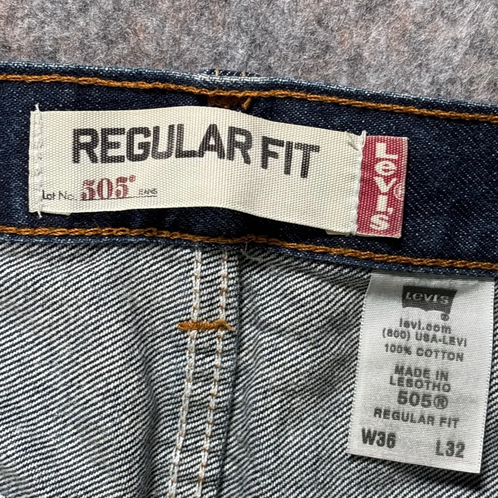 VTG Levi's 505 Regular Fit Dark Wash Denim Jeans Mens 36x32 (36x33) Workwear Y2K